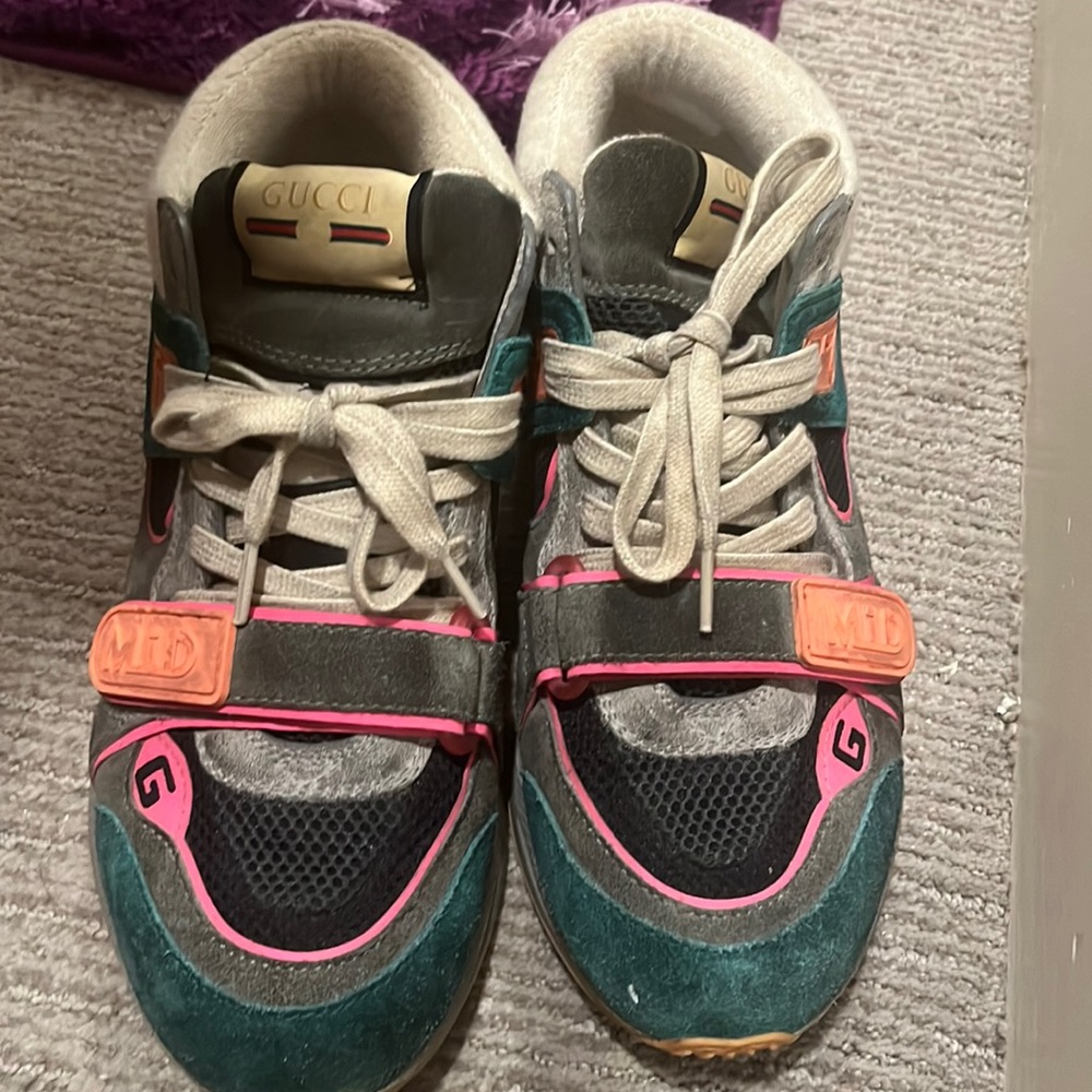 Gucci woman sneakers worn once